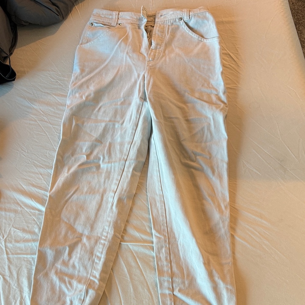 rosner White Straight Leg Jeans Classic Style